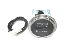85008 NEW HONEYWELL QUARTZ PLUS HOURMETER ROUND CHROME BEZEL 10-32 VDC