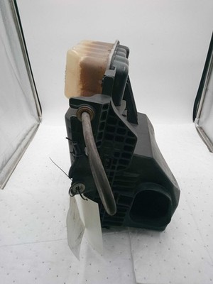 Used Air Cleaner Assembly fits: 2012 Ford Expedition 5.4L 3V from 02/15/10 Grade
