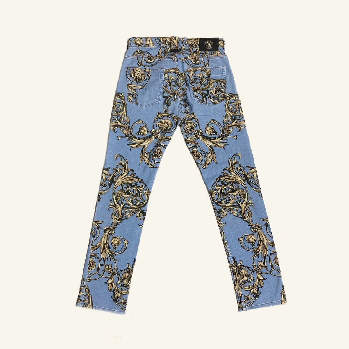 VERSACE フロラルモチフトレス PAREO10190471A13680 5W690 バロッコ モザイク アッシュトレイ 16 cm ブラック | VERSACE JP