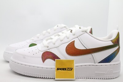スニーカー NIKE AIR FORCE1 Lv8 2(gs) NIKE AIR FORCE 1 LV8 2 'MISPLACED SWOOSHES (GS-GRADE SCHOOL