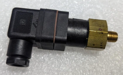 #ad Eaton Vickers 3039707 Pressure Switch $30.89