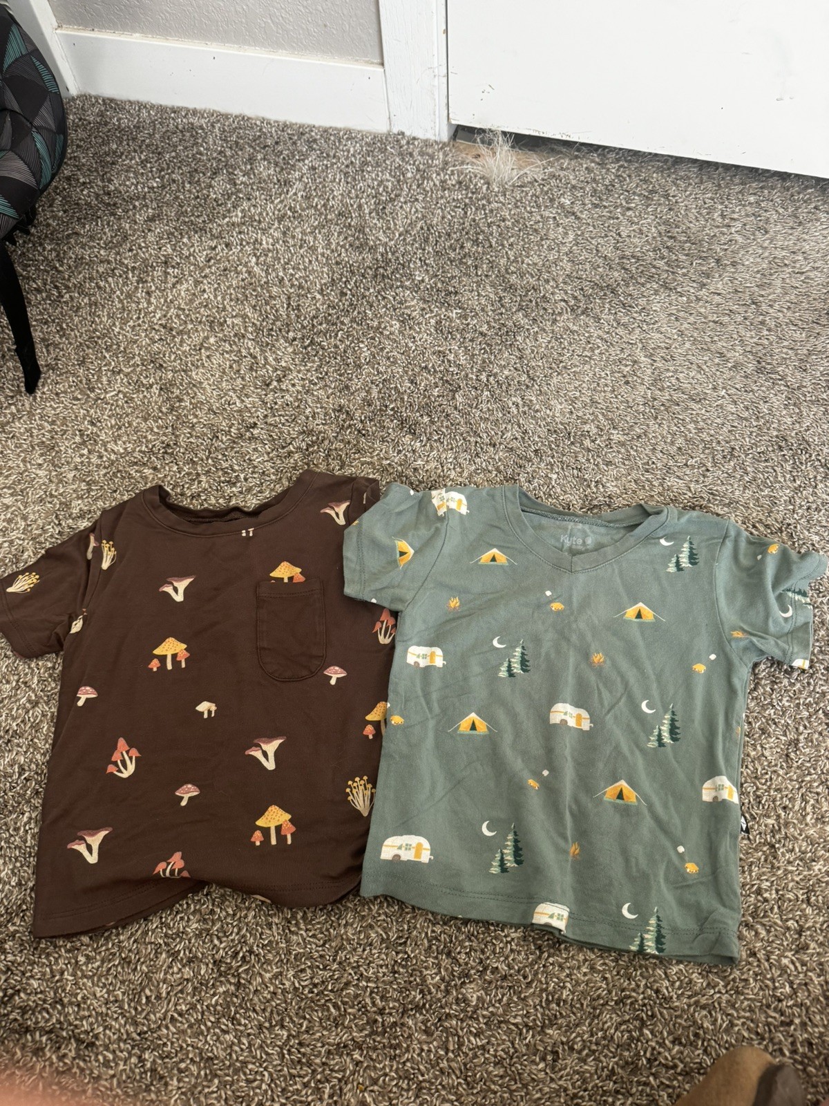 Kyte Baby 18-24 month and 2 T t shirt bundle