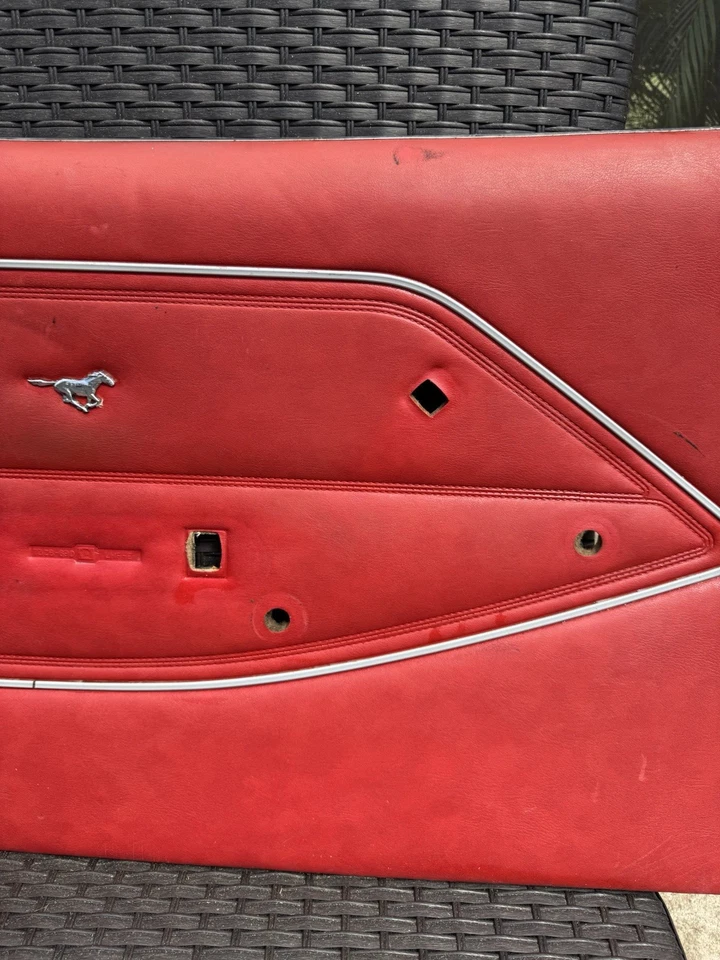 PANELES DE PUERTA MUSTANG II 1974 1975 1976 1977 1978 ROJO MUSTANG Foto 4 de 4