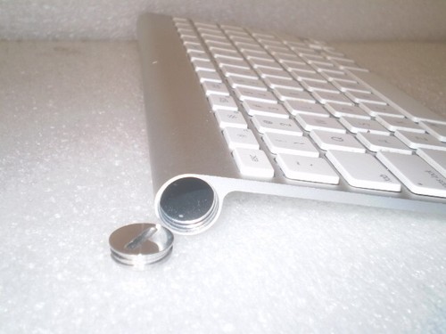 Apple A1314 Wireless Bluetooth Keyboard White Silver Genuine - Photo 5/6