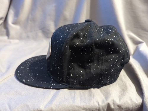 DC Batman Snapback Logotipo de Metal Sombrero/Gorra, Negro/Blanco Cielo Estrellado OSFA - USADO - Imagen 5 de 11