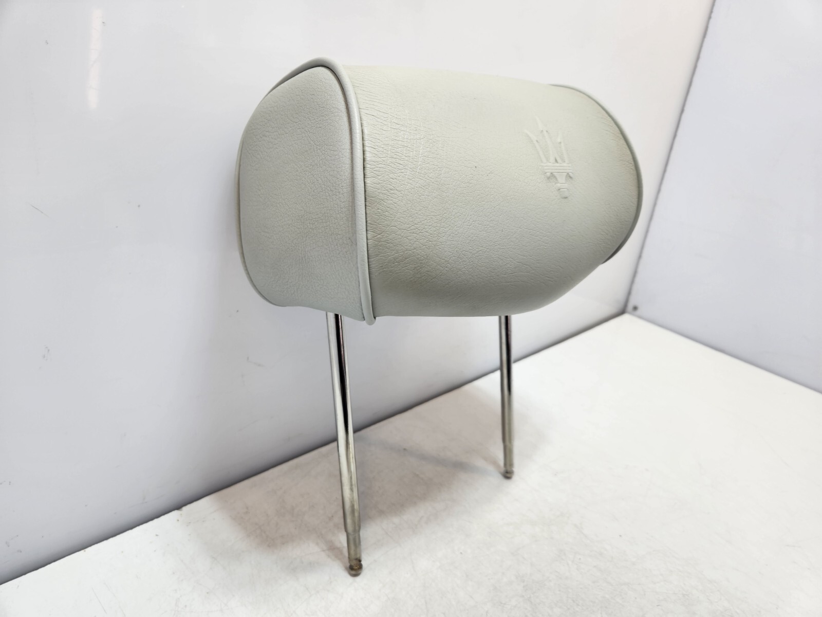 ✅03-08 OEM Maserati Quattroporte Front Right Passenger Side Headrest Leather