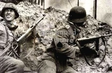 WW2 Picture Photo German troops on Figth 6028