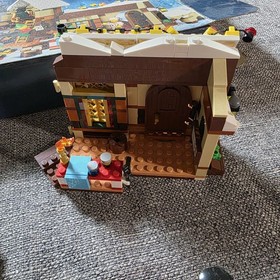 Lego Santa's Workshop 10245 RETIRED Complete 1/3 Manuals Christmas Elves Sleigh