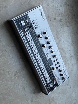Roland TR-06 Drum Machine (wie 606)