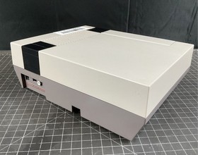 Original Nintendo NES Console Bundle 2 Controllers/Gun/14 Games/Pad - TESTED