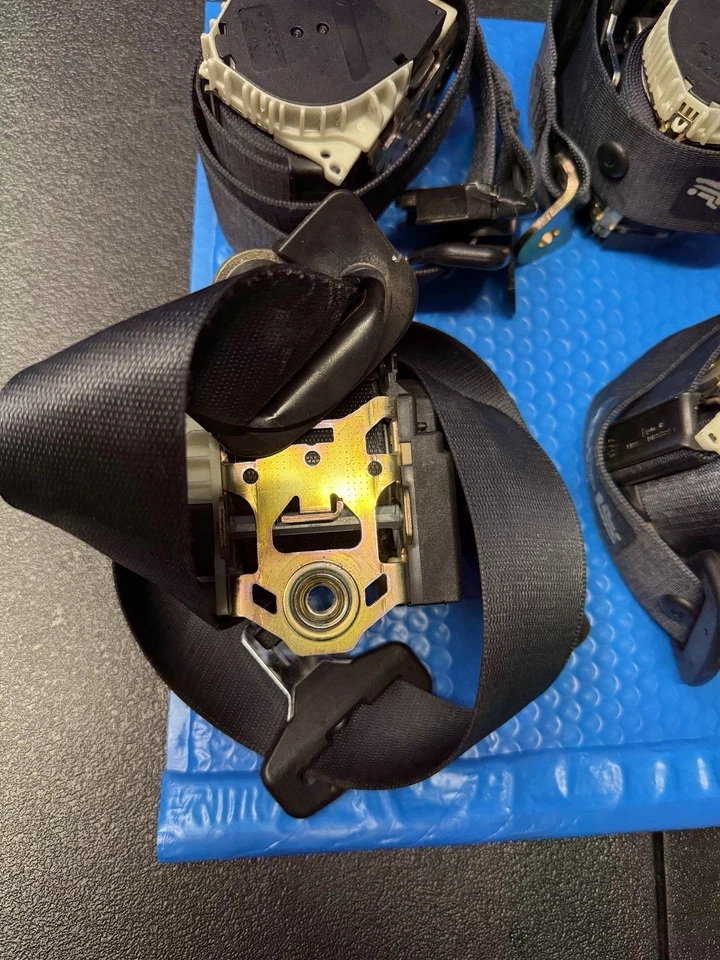 Land Range Rover 2003-06 conjunto retractor cinturón trasero izquierdo y derecho plus negro Foto 2 de 4