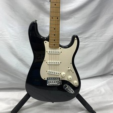 Squier Stratocaster Used Maple fingerboard Black
