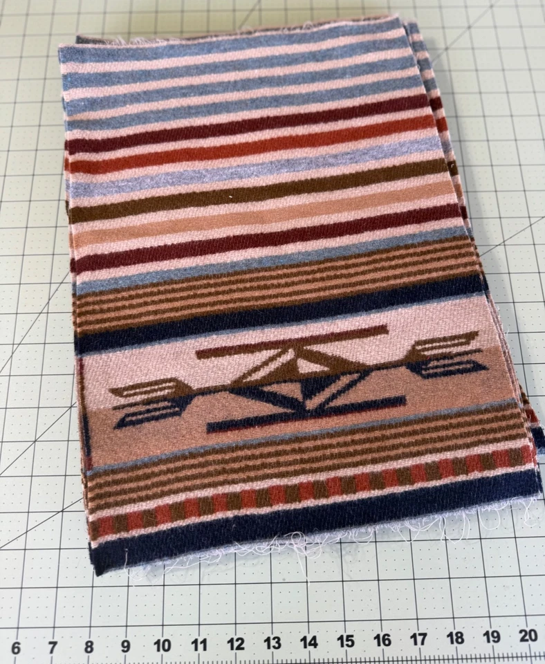 Pendleton Wool Blanket md. weight Fabric Remnant 16x12 F120 - Image 3 of 3