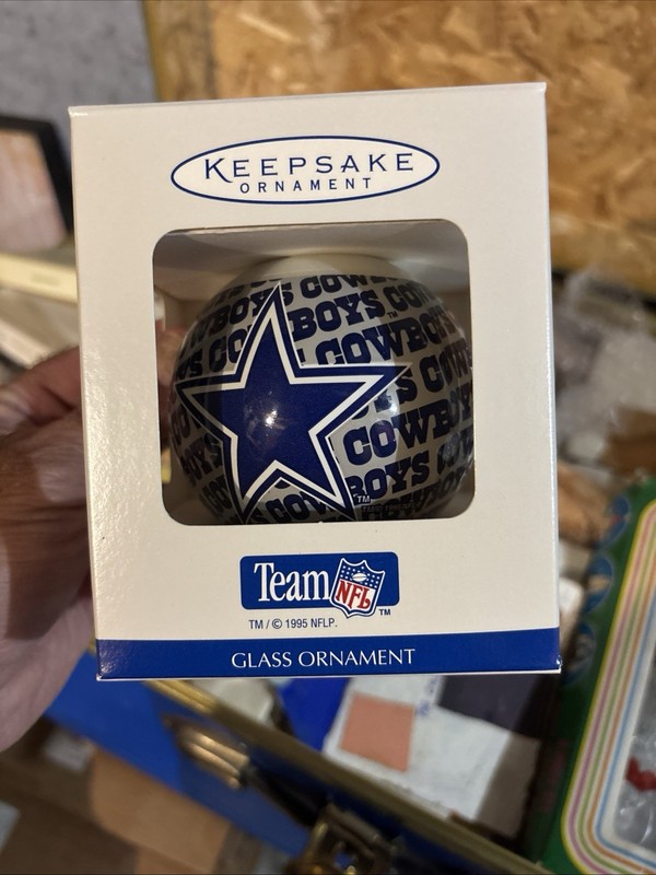 Hallmark Keepsake Team NFL Dallas Cowboys Glass Round Ball Ornament 1995