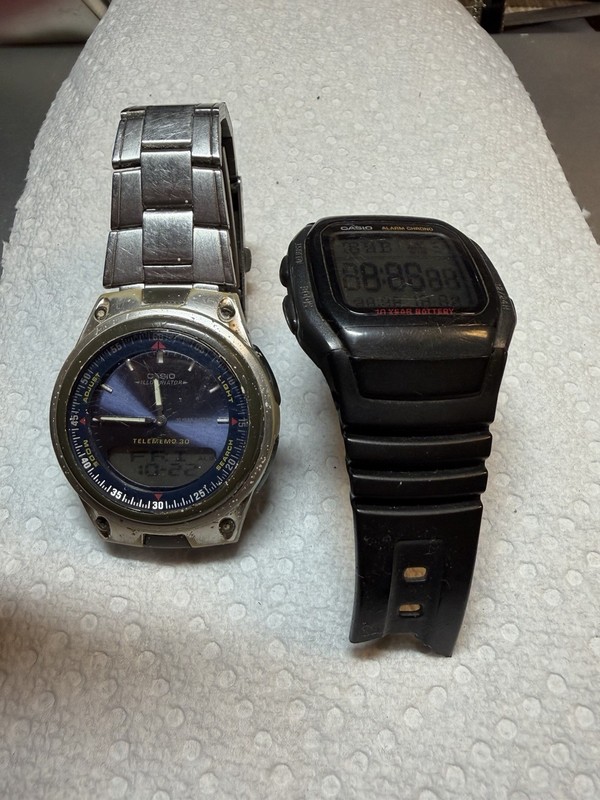 Vintage Lot Of Two Casio Watches One Has A Broken Band