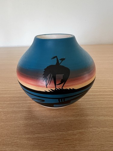 NAVAJO END OF TRAIL POTTERY VASE SIGNED 8cm Native American