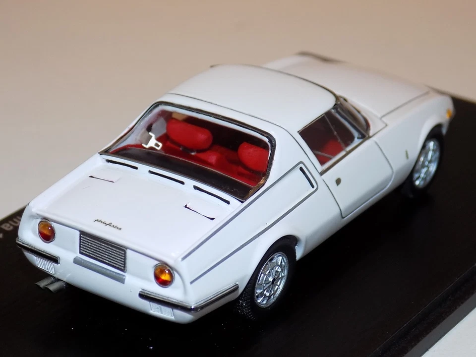 1/43 Spark Street 1965 Abarth OT 1000 Coupe Pininfarina in White S1311 - Image 2 of 3
