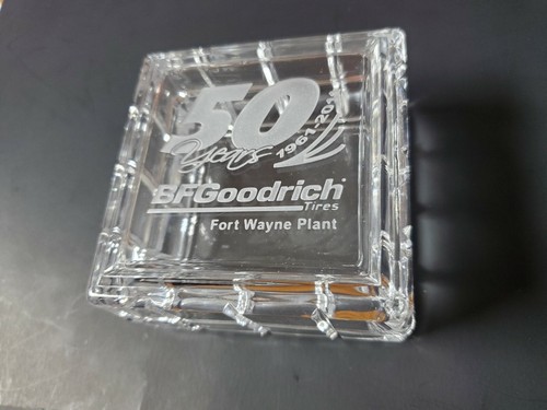 BF Goodrich 3 1/2 x 1 3/4 pollici vetro inciso scatola ricordo 50° anniversario - Foto 6 di 9