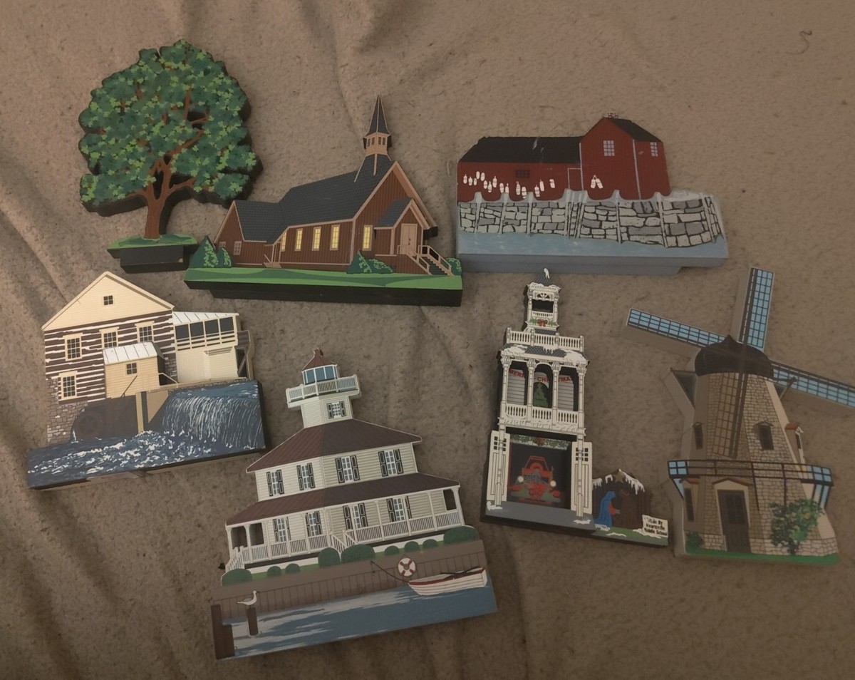 Shelia's collectibles houses Lot Of 7 HOUSES & ACCESSORIES | eBay