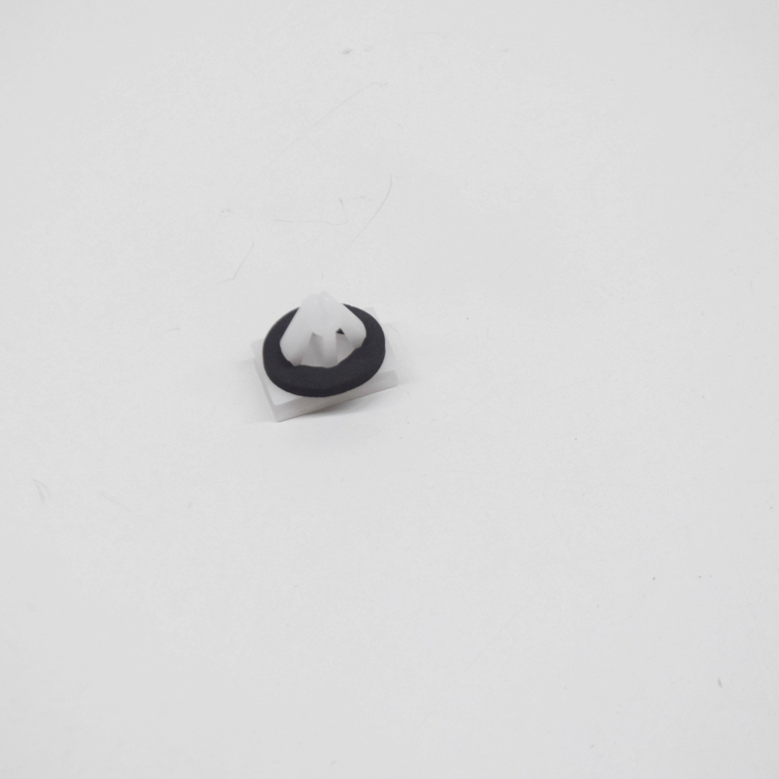NEU FORD KUGA C520 MK2 FORMEN RETAINER CLIP SCREW 5270438 W716352 