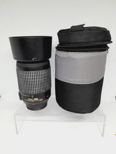 Nikon Zoom-Nikkor 55-200mm f/4.0-5.6 AF-DX ED VR Lens with hood and carry case