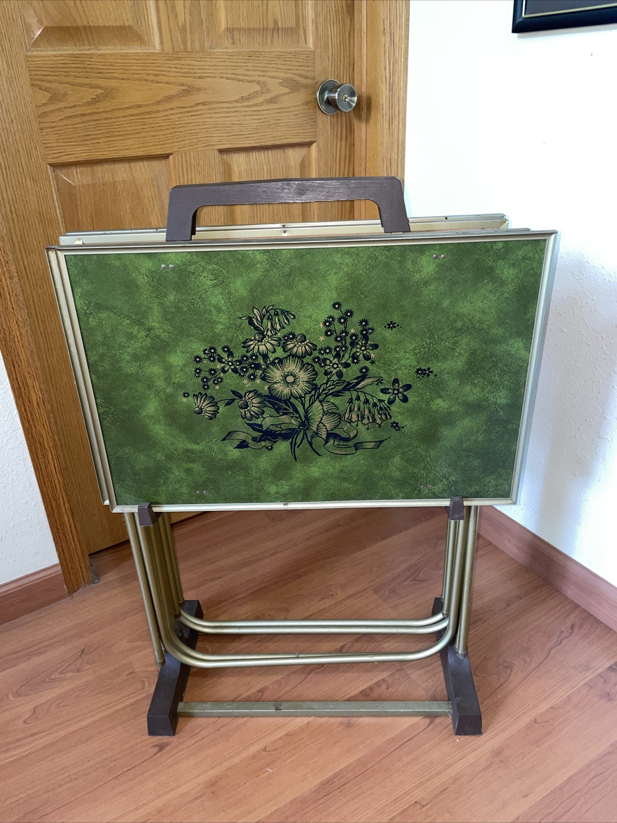 Vintage Lavada TV Trays Set of 4 With Stand Floral Design Avocado Green