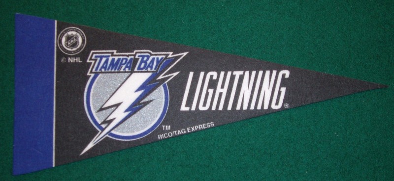 TAMPA BAY LIGHTNING NHL MINI PENNANT, NEW & MADE IN USA