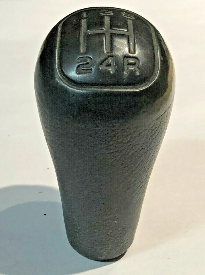 1996 1997 1998 1999 2000 2001 Saturn SL SW SC 1 2 Manual Gear Shift Shifter Knob - Image 2 of 4