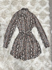 Boohoo Size 8 Snakeskin Shirt Dress with Tie At Waist Excellent Condition