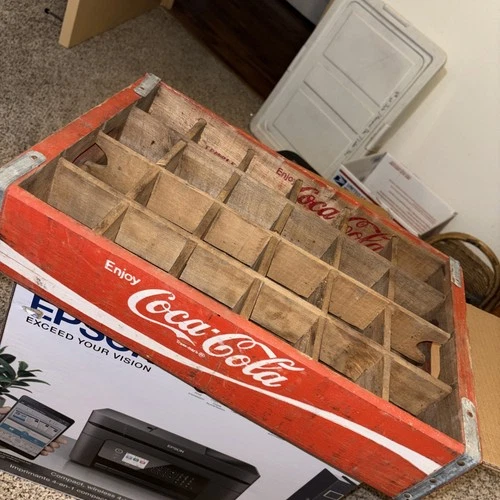 Coca-Cola Vintage Red Wooden 24Bottle Soda Carrier Crate