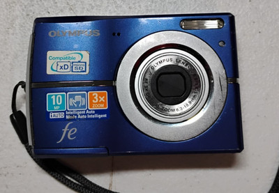 COLLECTIBLE.UMBOXED.Olympus FE-45 BLUE.10.0MP digital compact camera WORKing  