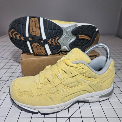 Vionic Walker Classic Womens 6 Yellow Suede Walking Shoes 23WALK Sneaker EUC