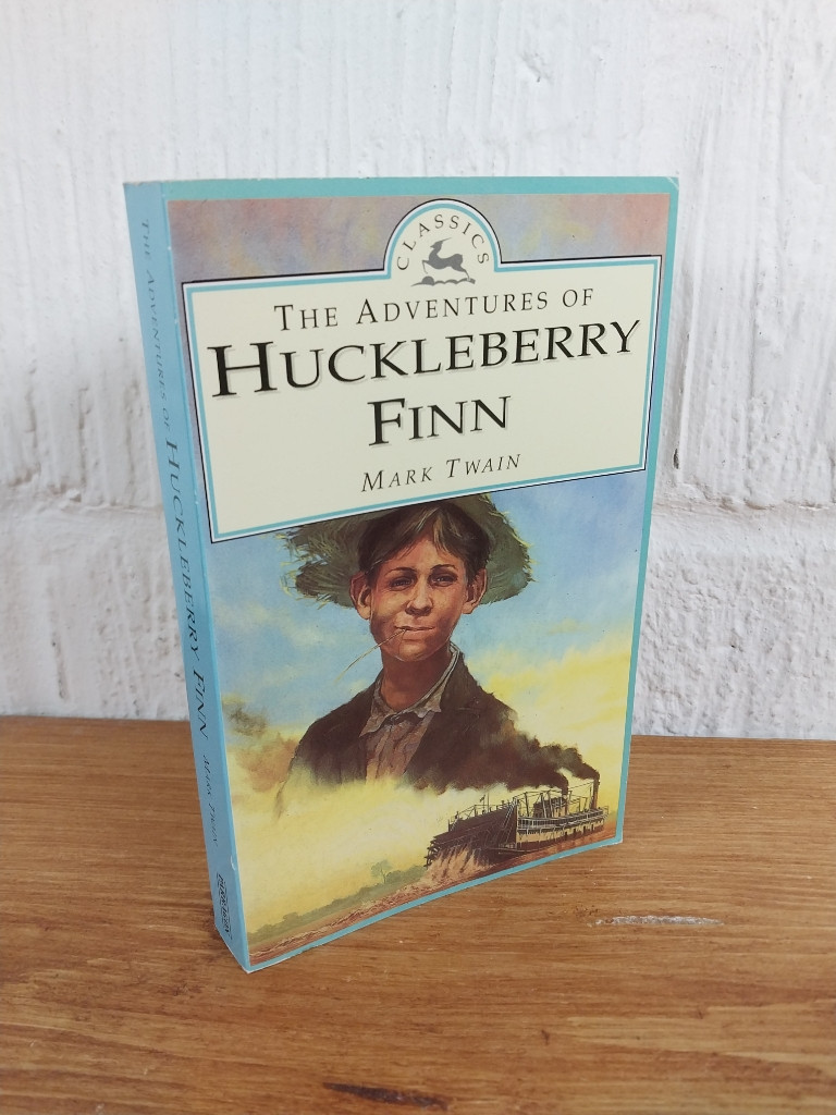 The Adventures of Huckleberry Finn — Mark Twain Paperback