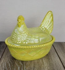 Dandelion Yellow Carnival Glass Hen on Nest Covered Candy Dish 5.5" -Glows!