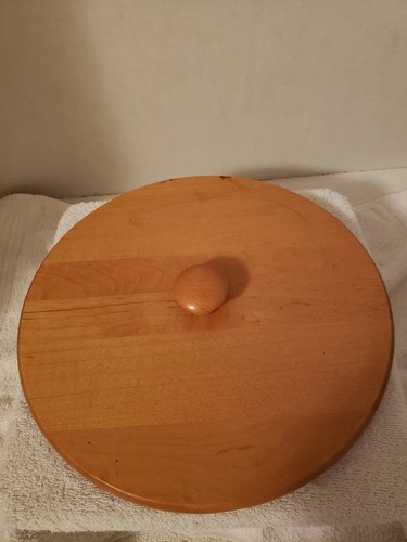 Longaberger 1998 Large Bucket Fruit Basket with Liner, Protector, & Wood Lid - Picture 10 of 12