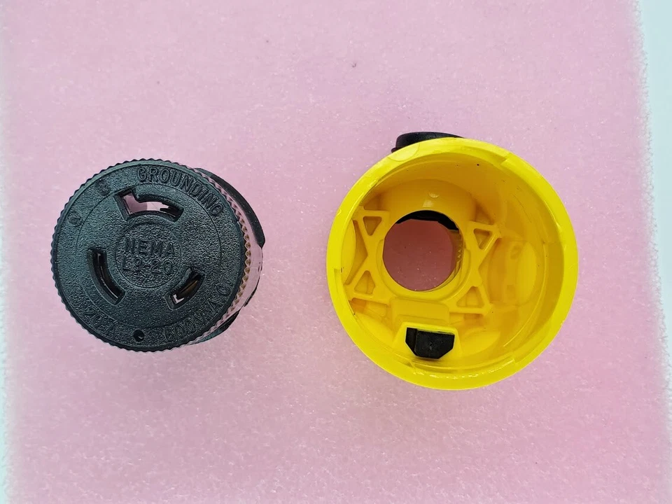 Challenger Sylvania - Nema L9-20C - L920C - 84237-0 - AMARILLO PREMA SPEC BLOQUEO Foto 2 de 4