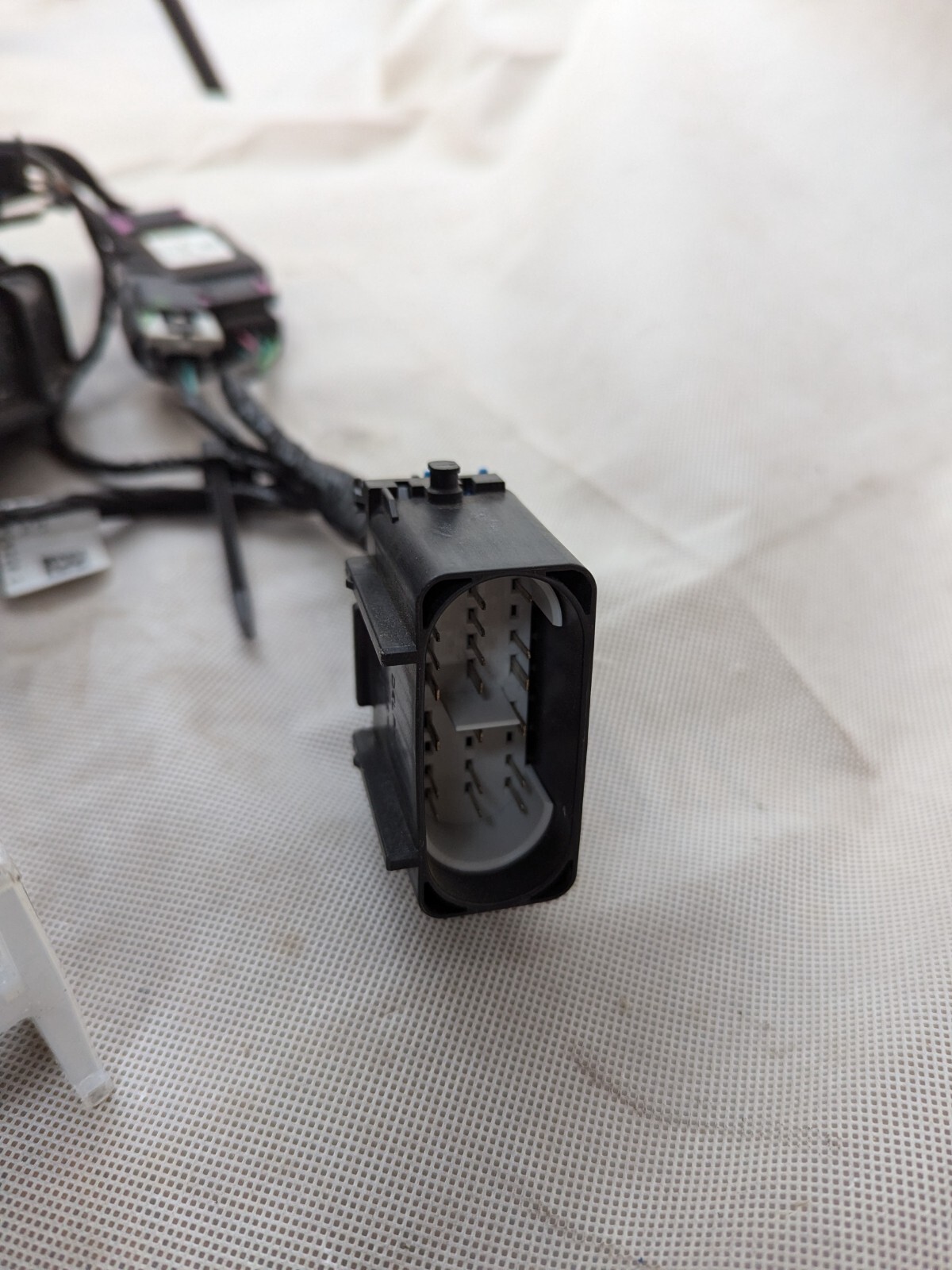 Diesel Exhaust Fluid (DEF) Pump / Harness /Sens fits: 2014 Chevrolet Cruze OEM