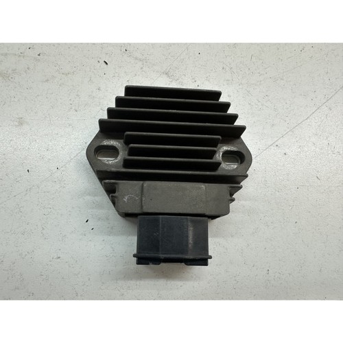 REGOLATORE DI TENSIONE HONDA HORNET 600 2005-2006 - Imagen 2 de 3