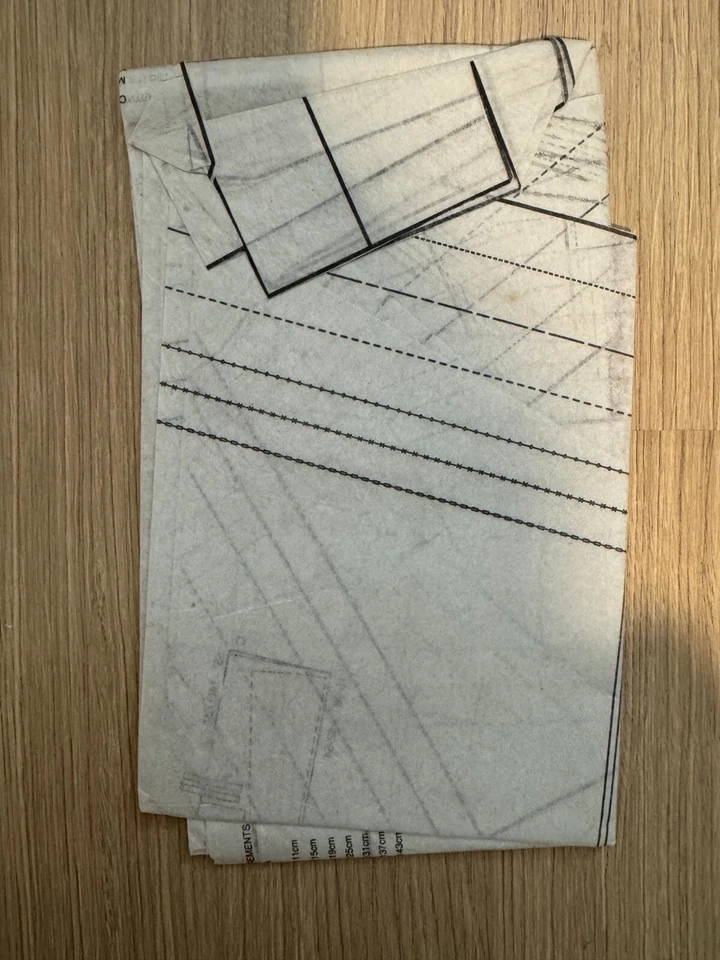 Vintage Y2K 2000s Sewing Pattern - Burda 8049 - Dress - Sizes 16-28 Bust 42”–54” - Image 4 of 4