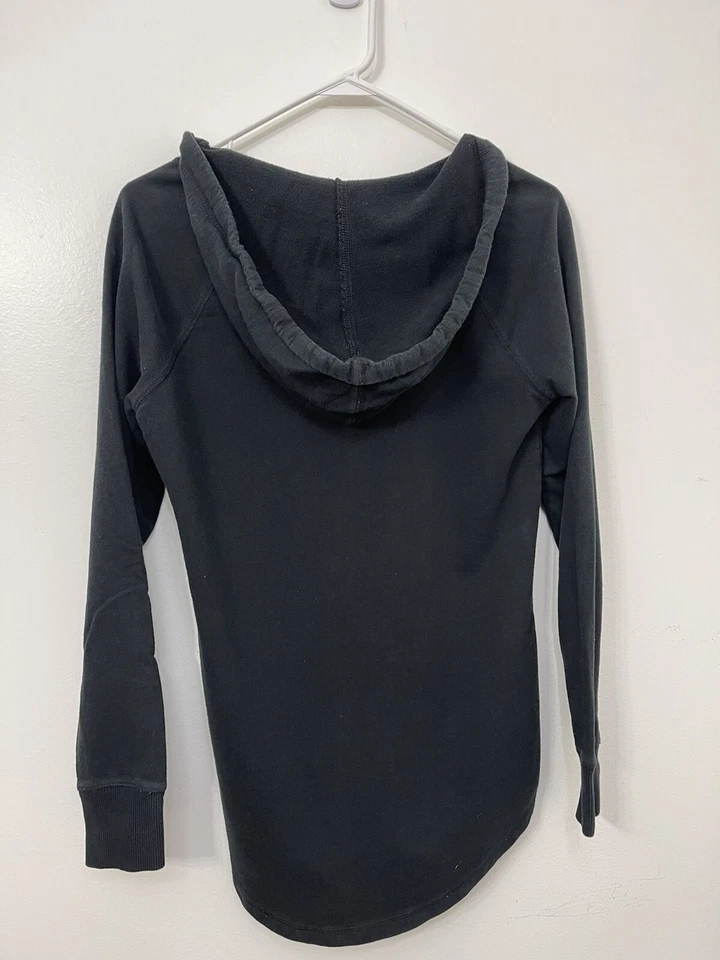 Sudadera negra manga larga Mossimo Supply Co. ligeramente usada para mujer talla M Foto 2 de 4
