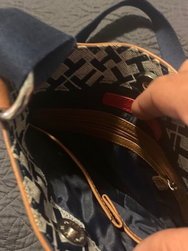 NICE CONDITION TOMMY HILFIGER LOGO PRINT CROSSBODY PURSE ADJUSTABLE STRAP 8" X 8 - Picture 8 of 12