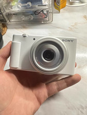 Sony ZV-1F 20.1MP 4K Vlog Camera Flip Screen For Content Creators English White