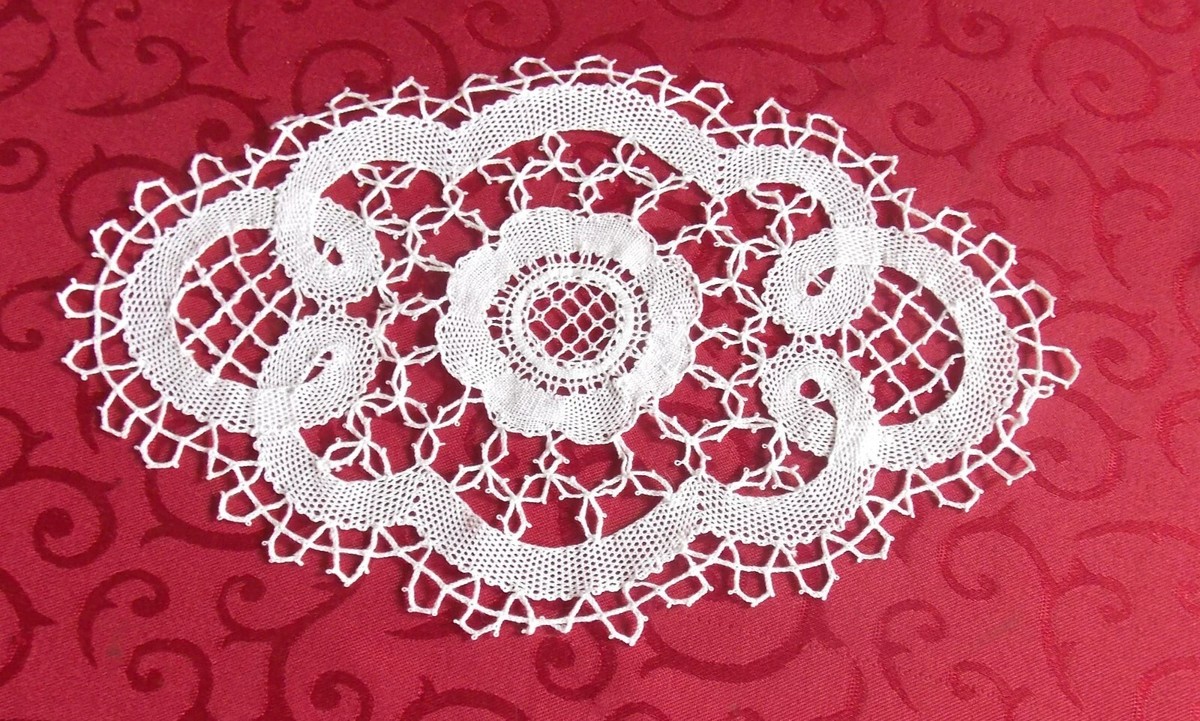 NAPPERONS CROCHET MAIN fabrication artisanale lot de 2 écrus ronds de 30 cm - France