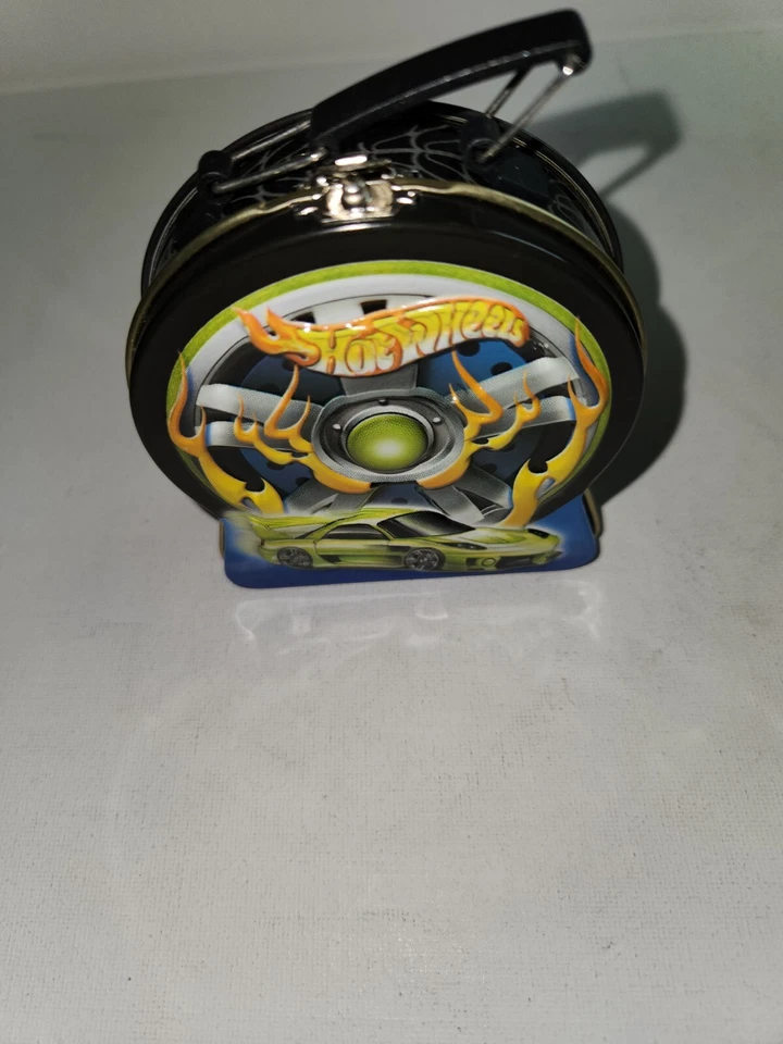 Mattel Hot Wheels 2002 caja de transporte de caramelos de hojalata 6" con forma de rueda y neumático de metal Foto 2 de 4