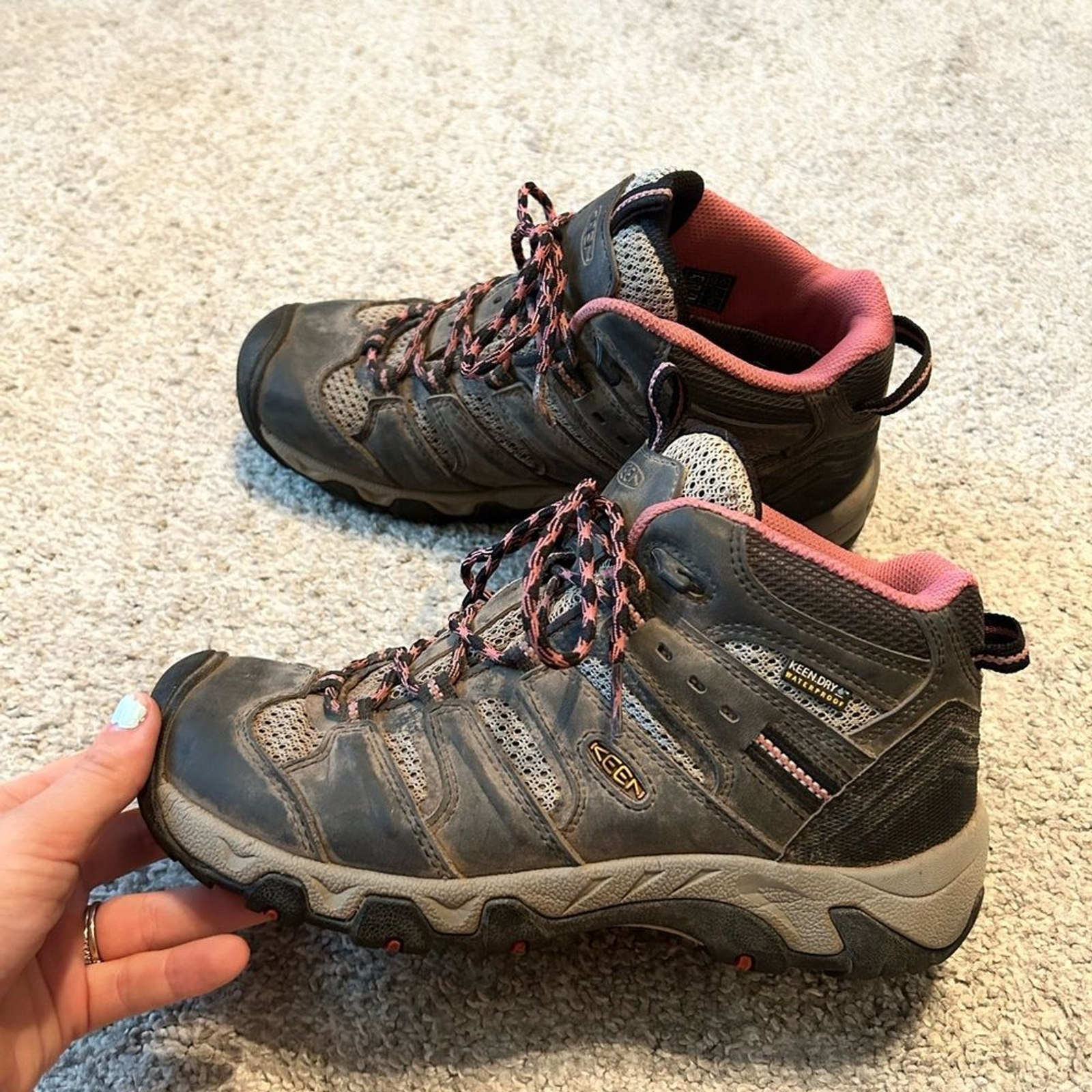 Scarpe stringate impermeabili Keen grigie e rosa trail escursionismo taglia 8