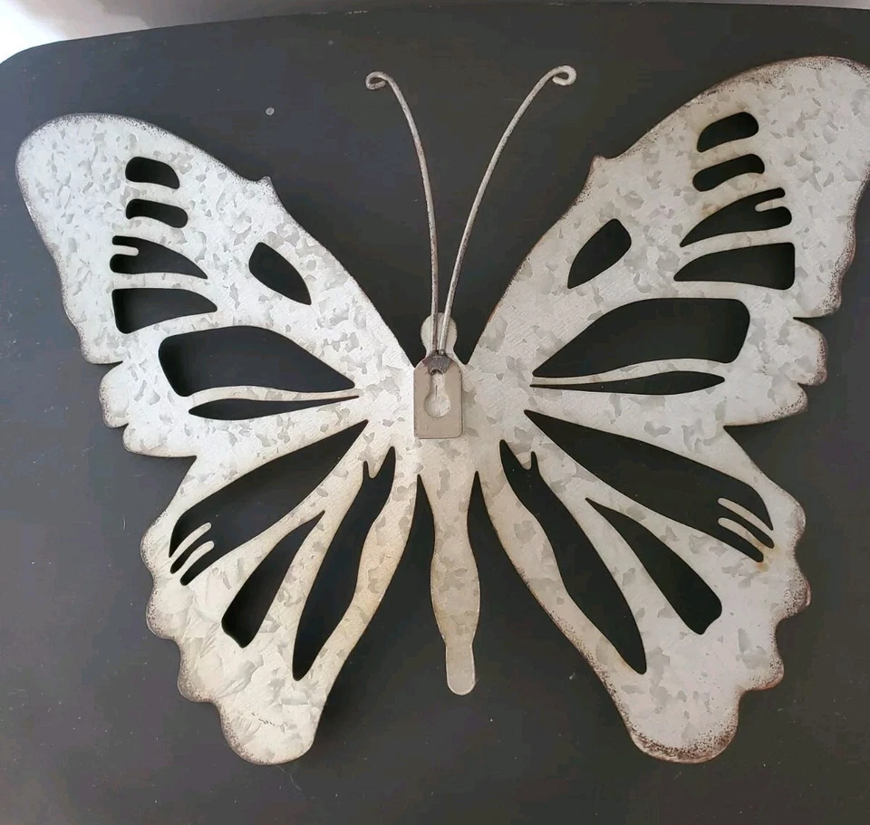 Galvanized BUTTERFLY tin wall decire 10.5" x 14" GUC - Image 3 of 4