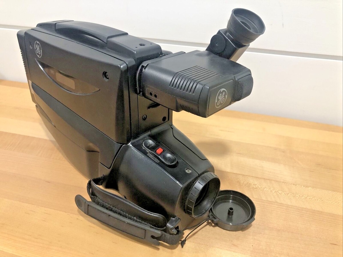 VHS Camcorder Video Camera Vintage GE CG733 VHS With Carrying Case