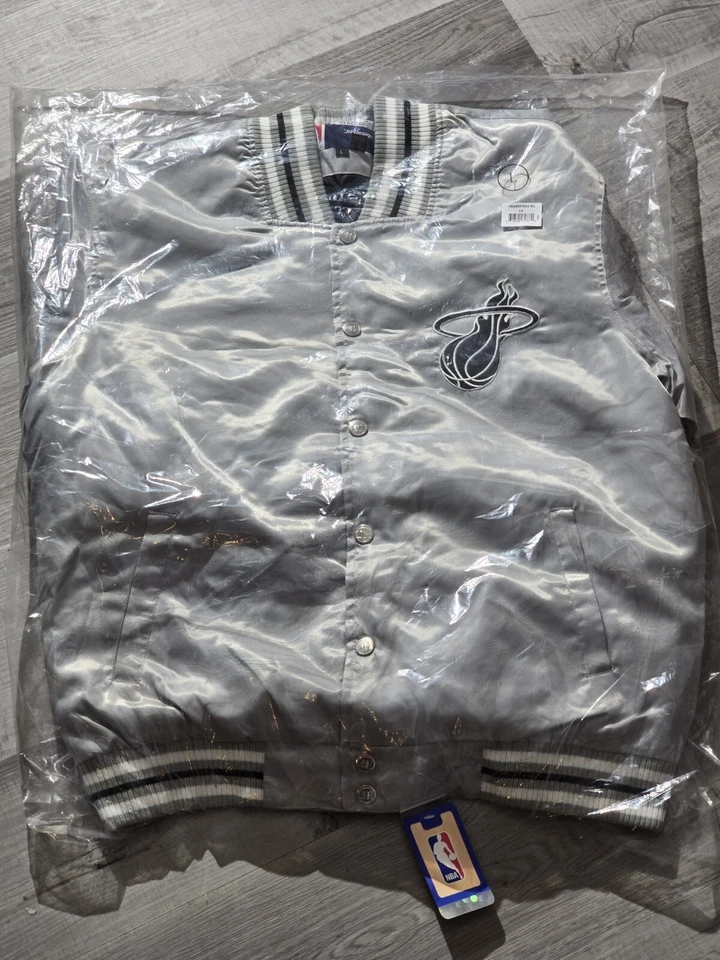 NBA Miami Heat Jacked Silver Stitched Men's Size Large New With Tags  - Image 3 of 4