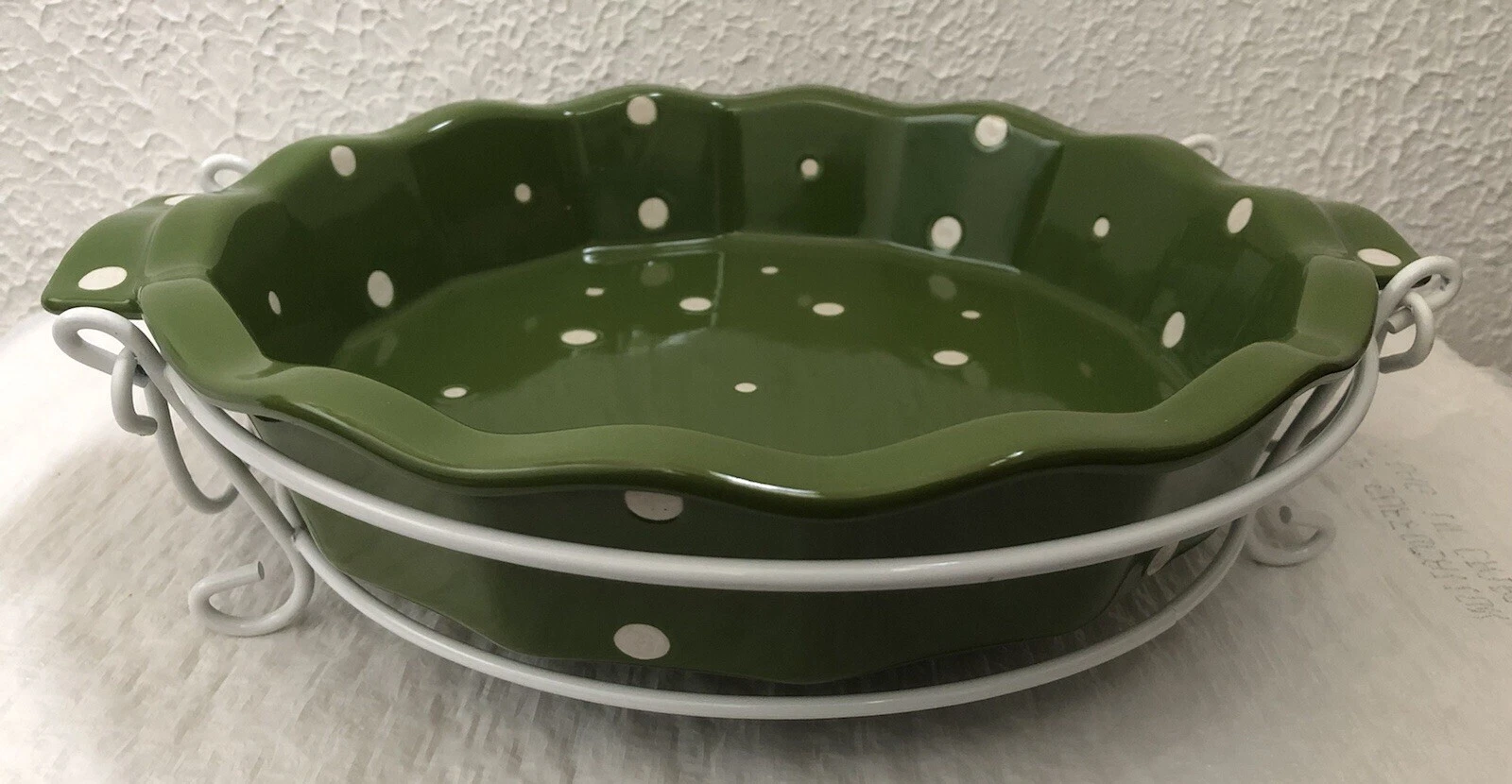 NEW Temptations by Tara Pie Plate & Carrier Green Polka Dot 9” Scalloped HTF