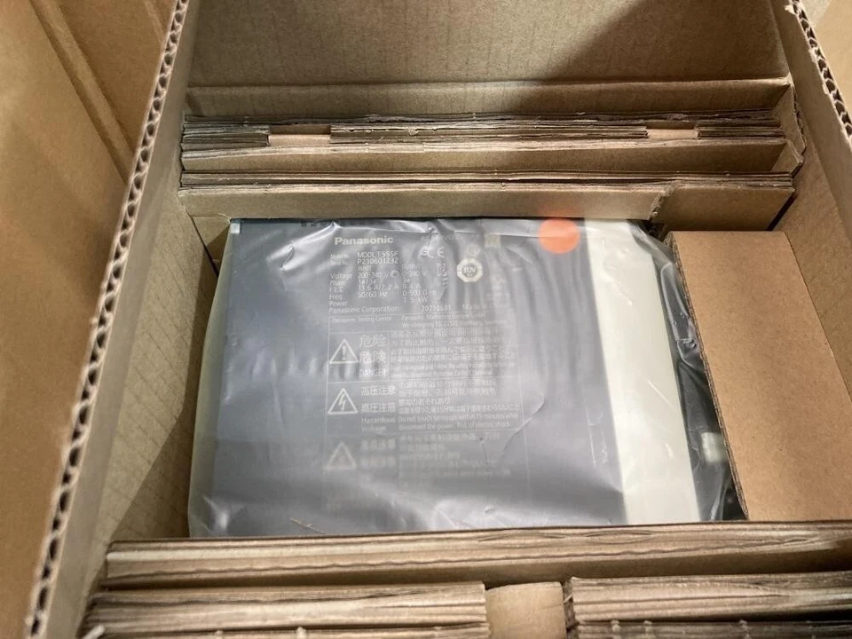 Servocontrolador de CA Panasonic MDDLT55SF Free IVA de EE. UU. artículo sin usar almacenado de fábrica Foto 3 de 4